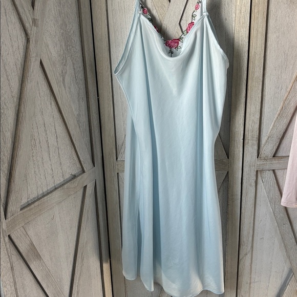 Silk blend Slip with Floral Embroidery vintage - Picture 7 of 9